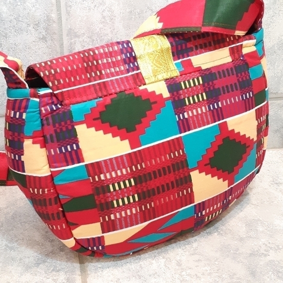 WOMEN purse made in Burundi - Picture 3 of 9